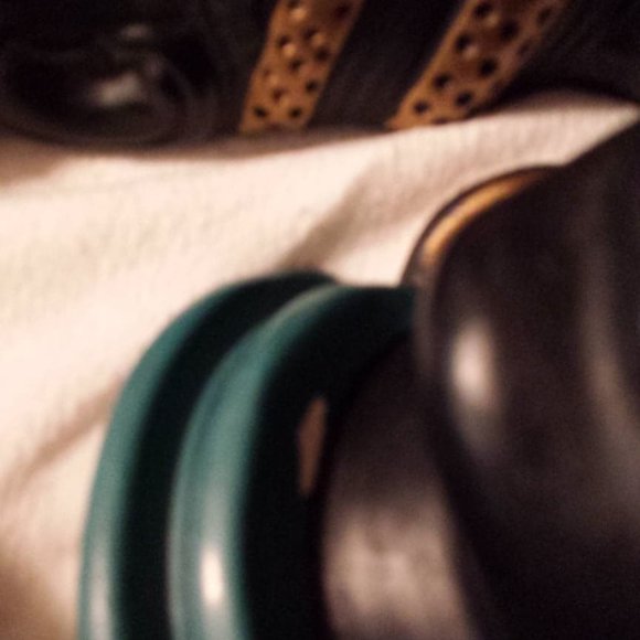 Beautiful vintage Chalkware African Ladies made in Canada by Devonware - Picture 5 of 7